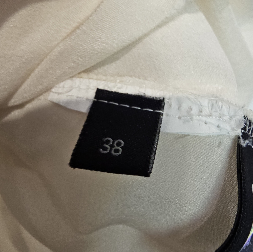 Fendi Pleated Blouse - Size 38 NWOT - Picture 5 of 8